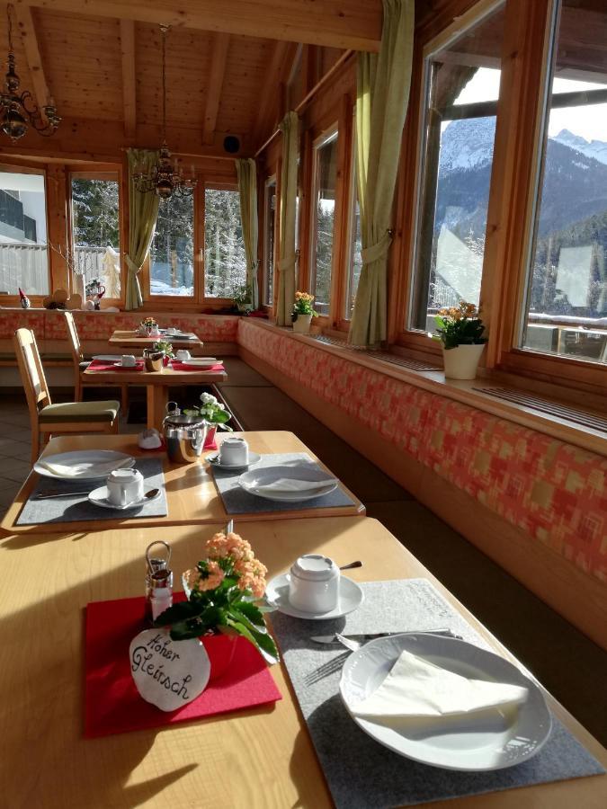 Hotel Garni Isarlodge Wiesenhof Scharnitz Buitenkant foto
