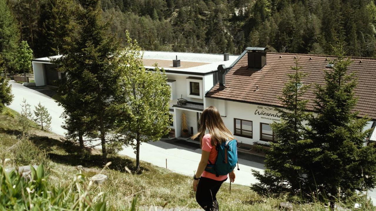 Hotel Garni Isarlodge Wiesenhof Scharnitz Buitenkant foto