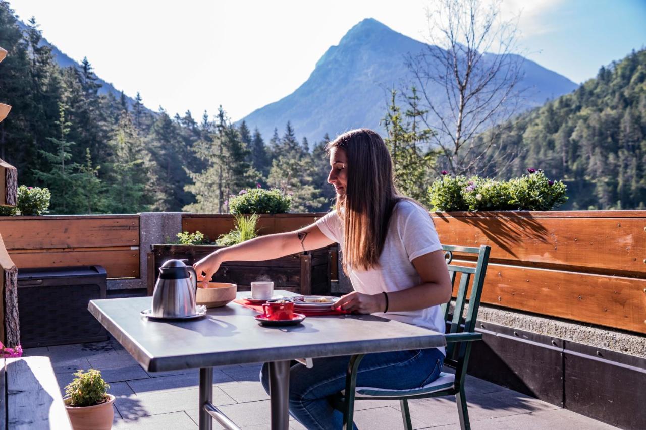 Hotel Garni Isarlodge Wiesenhof Scharnitz Buitenkant foto