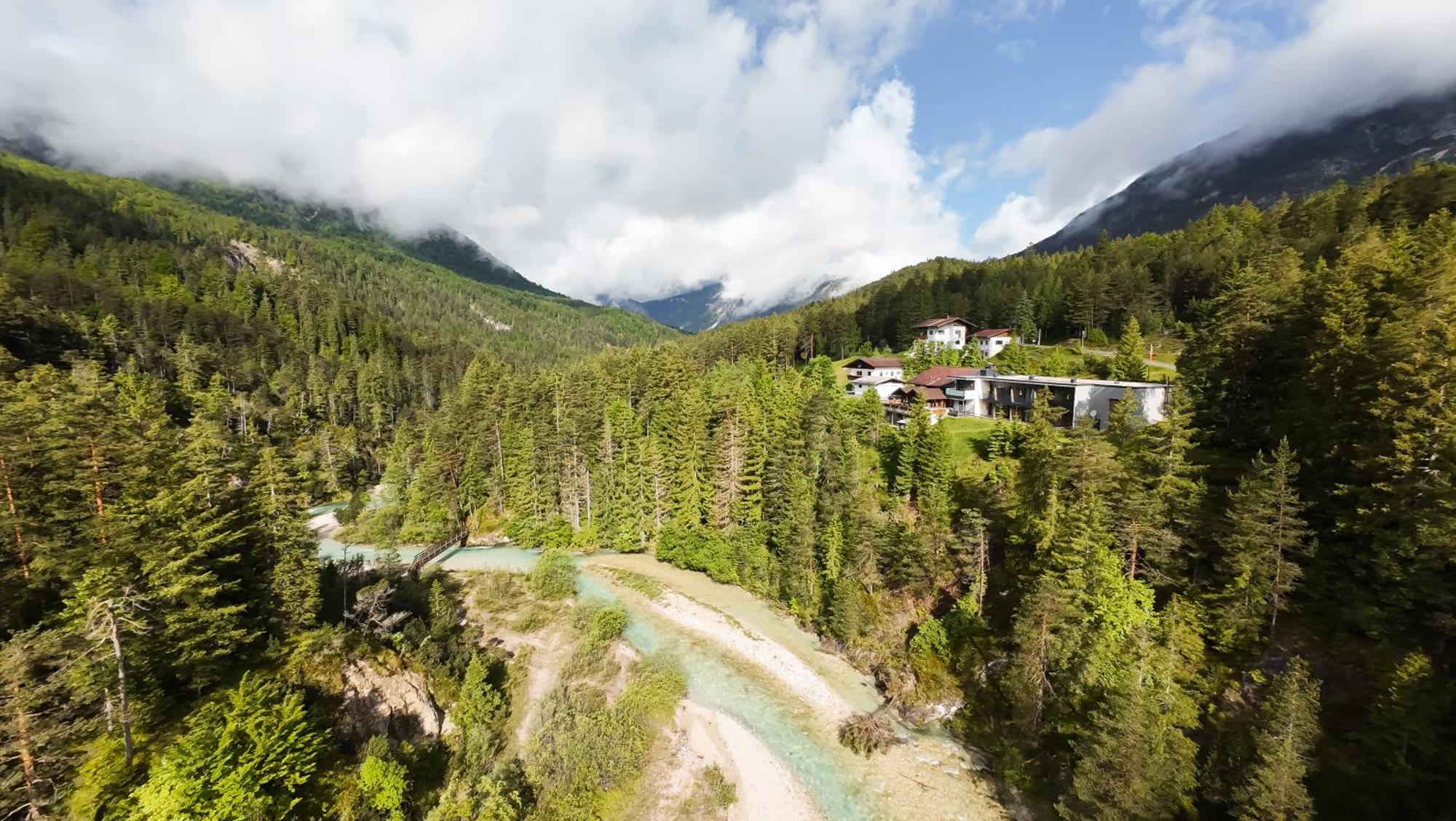 Hotel Garni Isarlodge Wiesenhof Scharnitz Buitenkant foto
